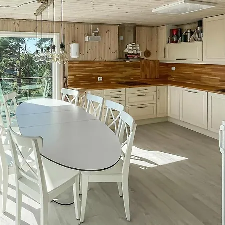 Semesterbostad 5 Bedroom Amazing In