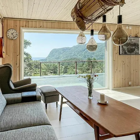 5 Bedroom Amazing In *