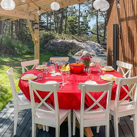 Semesterbostad 5 Bedroom Amazing In