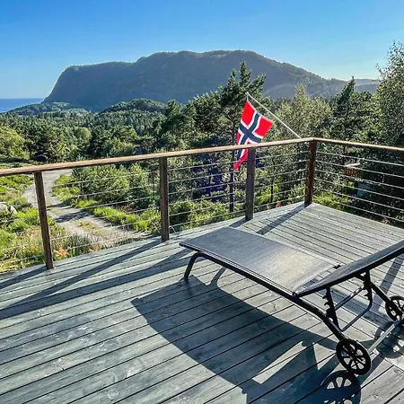 5 Bedroom Amazing In Semesterbostad