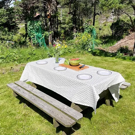 5 Bedroom Amazing In Semesterbostad Nedstrand